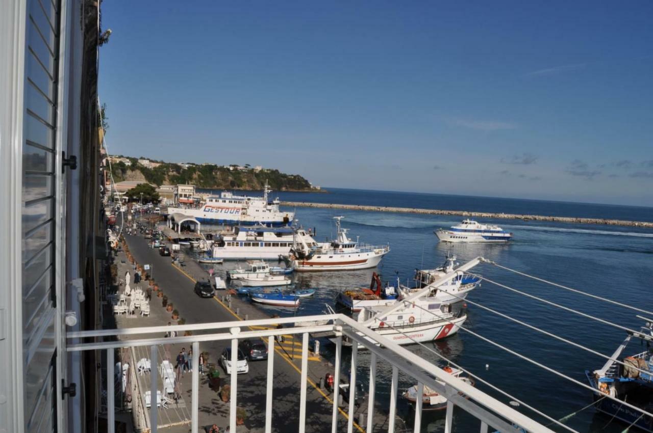 Casa Geltrude Al Porto Villa Procida Exterior photo